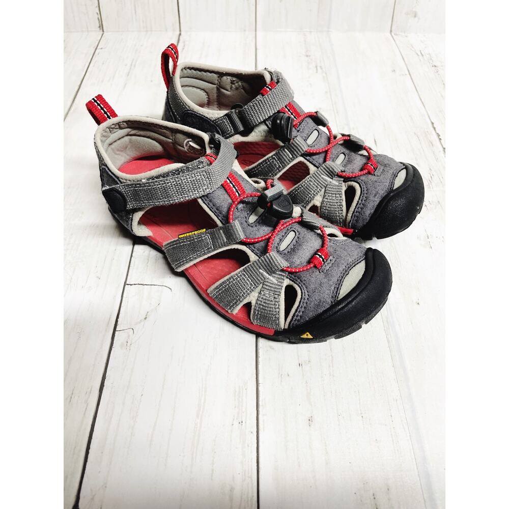 Keen Newport H2 Sandals Grey and Red Youth Size 2